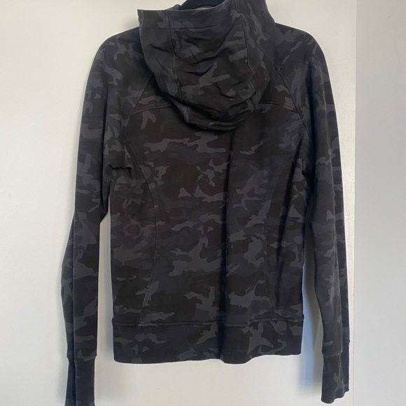 Lululemon Scuba Pullover Sz 4 Camouflage - Picture 2 of 3